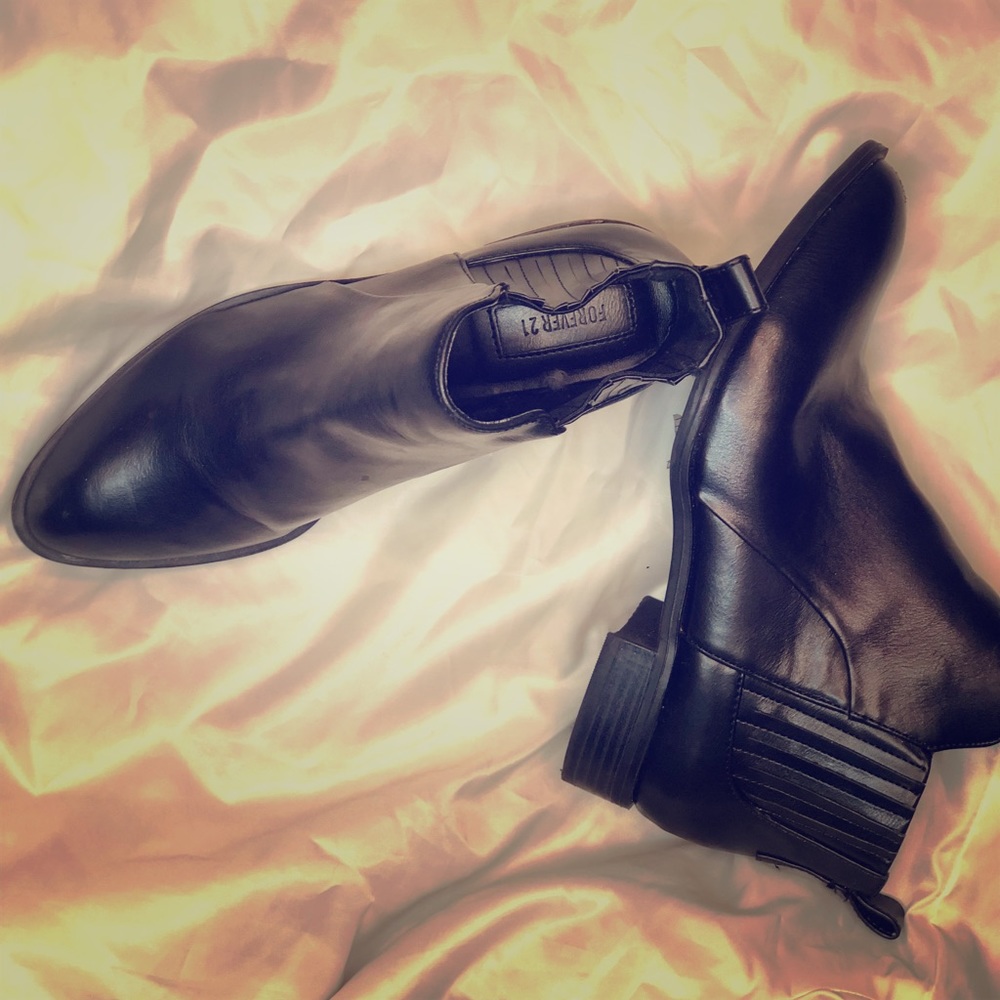 Black Ankle Chelsea Boots